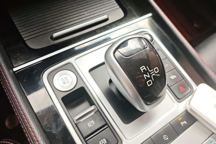 比亚迪 唐新能源 2018款 DM 2.0T 全时四驱智联创领型 7座 国V局部细节18