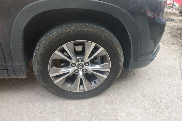 丰田 汉兰达 2017款 2.0T 四驱精英版 7座车身外观10