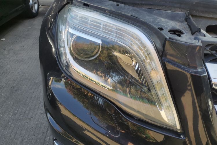 奔驰GLK级 2015款 GLK 300 4MATIC 时尚型 极致版车身外观8