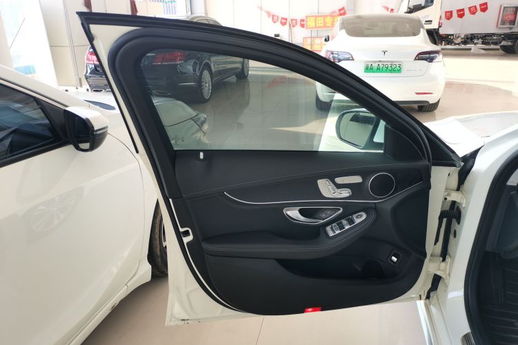 奔驰C级 2017款 改款 C 200 L 4MATIC 运动版中控内饰47