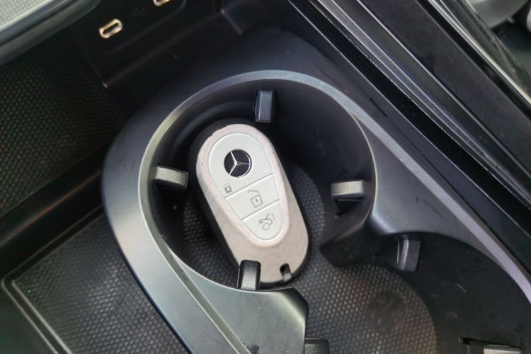 奔驰C级 2025款 C 200 L 运动版中控内饰11