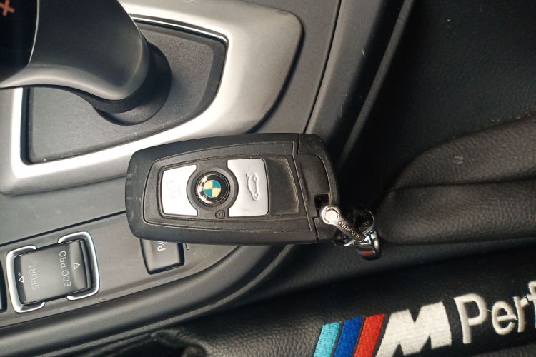 宝马3系 2017款 320Li 时尚型中控内饰11