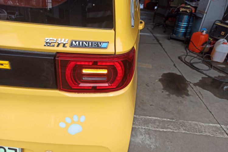 五菱汽车 宏光MINIEV 2021款 马卡龙时尚款 三元锂车身外观9