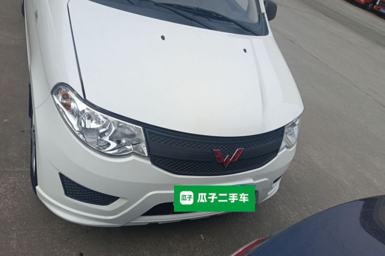 五菱汽车 五菱宏光 2020款 1.2L S基本型国VI LSI车身外观2