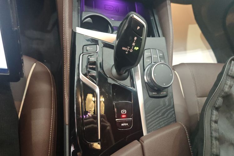 宝马5系 2023款 530Li xDrive M运动套装中控内饰18