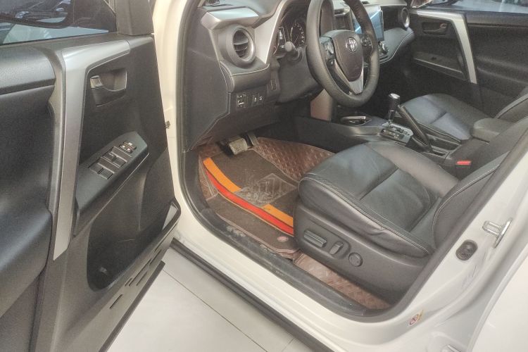 丰田 RAV4荣放 2016款 2.5L 自动四驱精英版中控内饰20