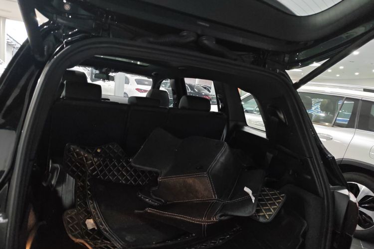 奔驰GLB 2023款 GLB 220 时尚型机舱底盘23