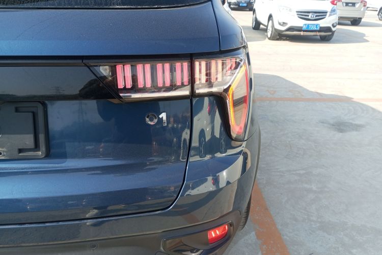 领克01 2019款 2.0T 两驱型Pro版 国VI车身外观9