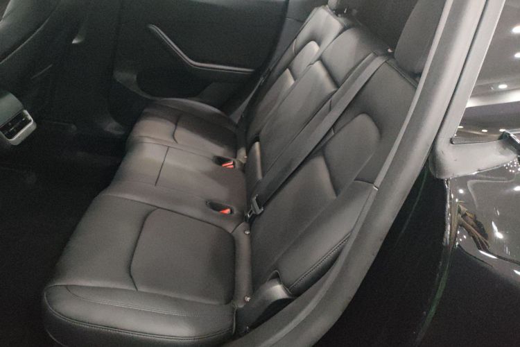 特斯拉 Model Y 2023款 长续航全轮驱动版中控内饰7002