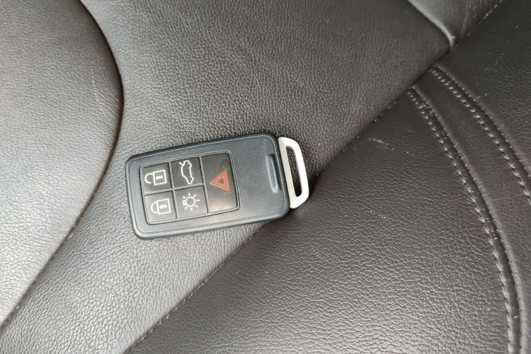 沃尔沃V40 2015款 1.6T 智雅版中控内饰11