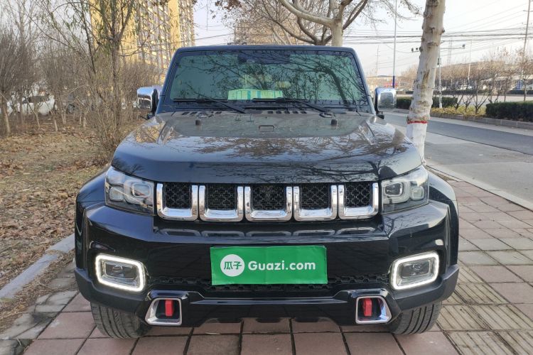 北京越野 北京BJ40 2019款 2.3T 自动四驱城市猎人版尊享型 国VI车身外观2