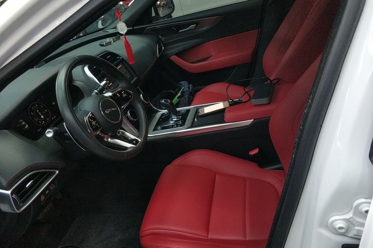 捷豹XEL 2022款 2.0T 250PS R-DYNAMIC S进取运动版局部细节19