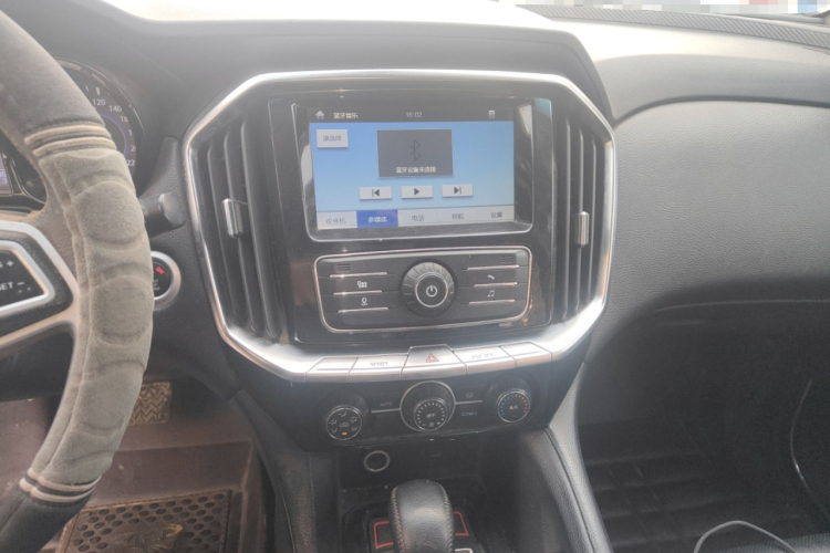 江铃 驭胜S350 2016款 2.0T 自动四驱汽油豪华版5座中控内饰16