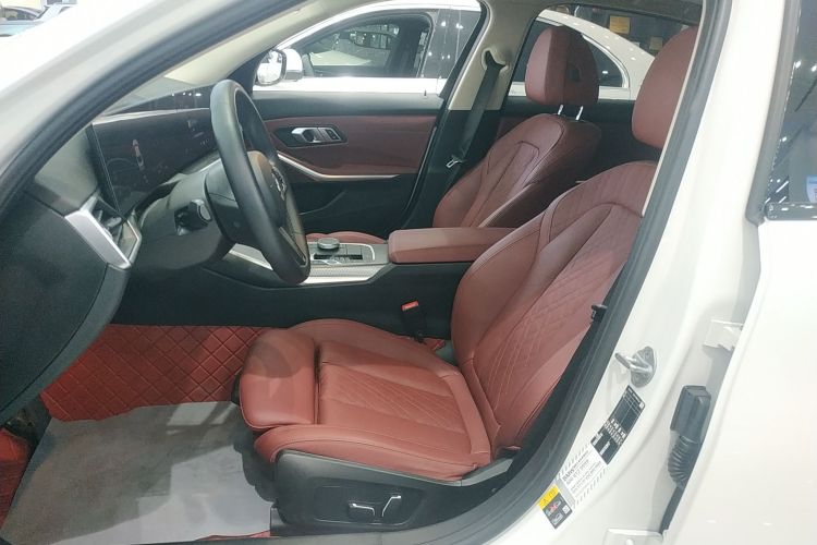 宝马i3 2024款 eDrive 40 L 曜夜套装中控内饰19