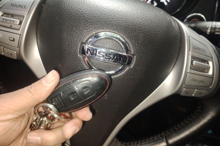 日产 奇骏 2014款 2.0L CVT舒适版 2WD中控内饰7001