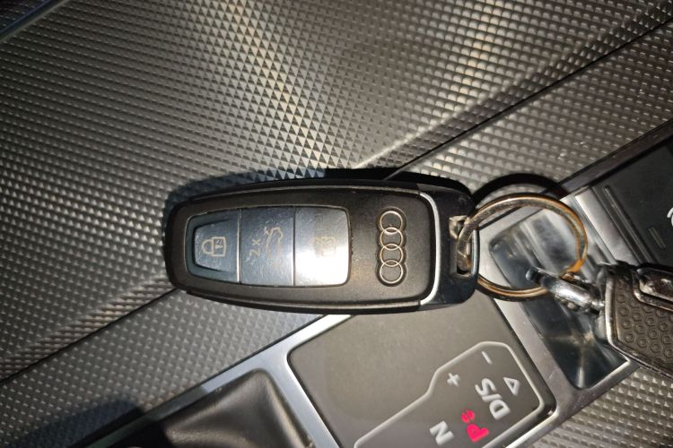 奥迪A6L 2019款 45 TFSI 臻选动感型中控内饰7001