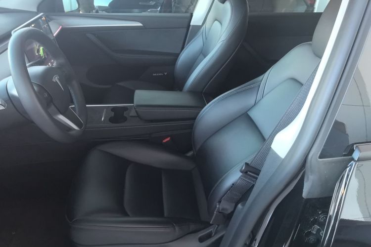 特斯拉 Model Y 2024款 后轮驱动版中控内饰19