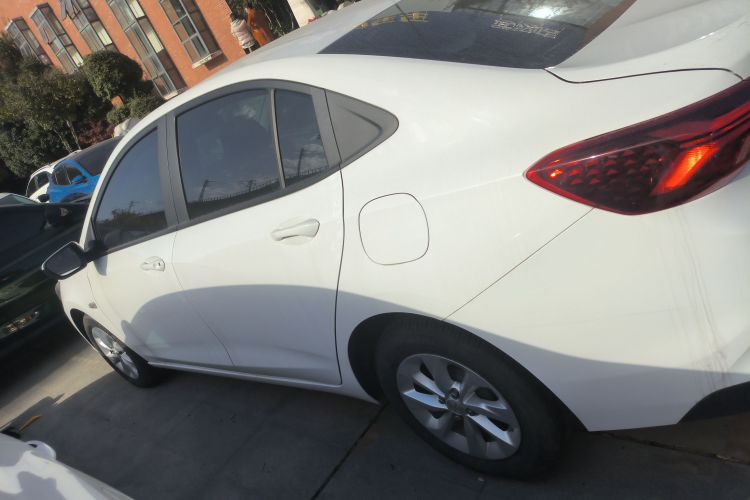 雪佛兰 科沃兹 2022款 325T 自动欣悦版车身外观4