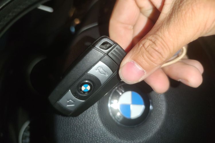 宝马X1 2013款 sDrive18i 时尚型中控内饰11