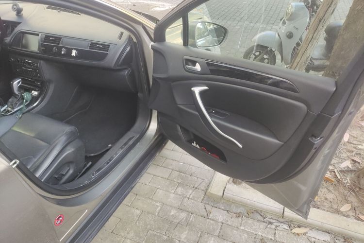 雪铁龙C5 2014款 2.0L 自动尊享型局部细节9005