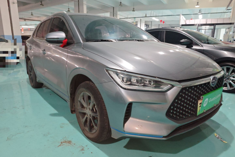 比亚迪e2 2021款 豪华型车身外观3