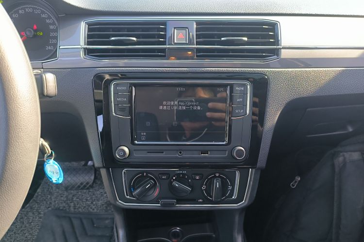 大众 桑塔纳 2016款 1.6L 自动舒适版中控内饰16