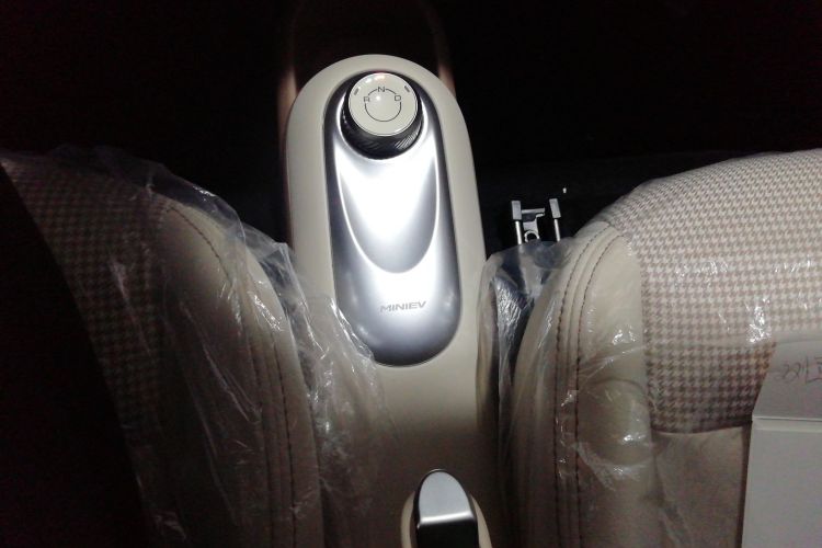 五菱汽车 宏光MINIEV 2025款 四门版 进阶款中控内饰18