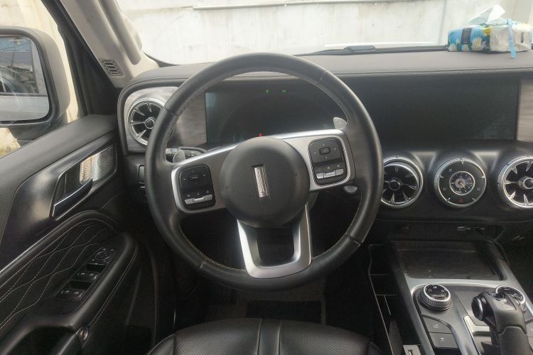 坦克300 2021款 越野版 2.0T 征服者中控内饰13