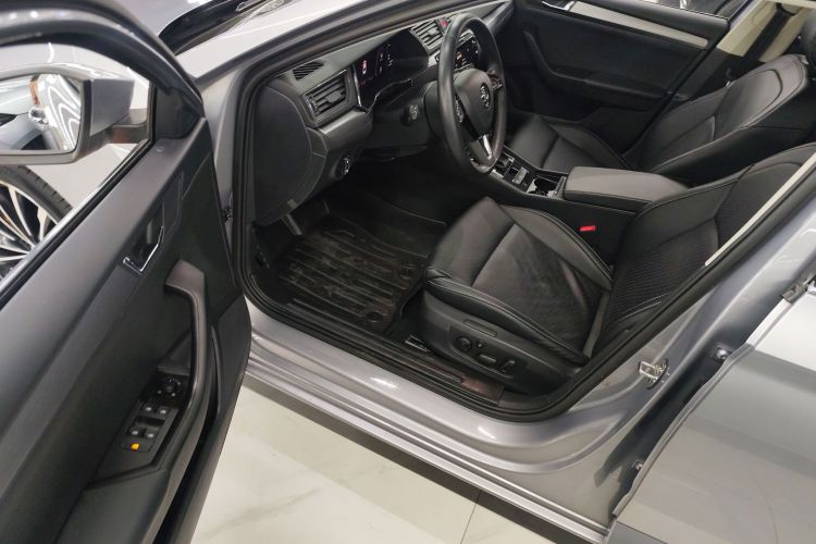 斯柯达 速派 2018款 TSI330 DSG舒适版 国VI中控内饰20