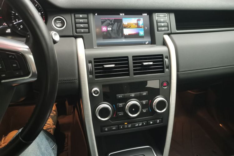 路虎 发现神行 2018款 240PS SE版中控内饰16