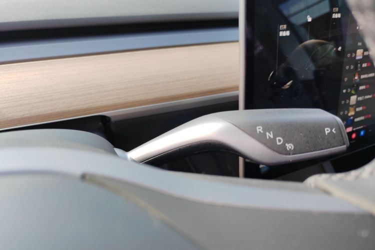 特斯拉 Model Y 2021款 标准续航后驱版中控内饰18