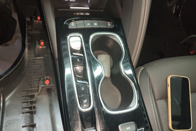 别克 2022款 改款 昂科威S 552T 两驱豪华型中控内饰18