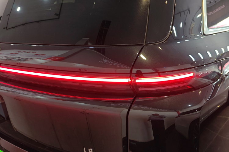 理想汽车 理想L8 2023款 Air车身外观9