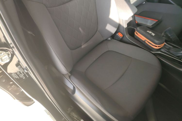 丰田 卡罗拉锐放 2023款 2.0L 先锋版局部细节41