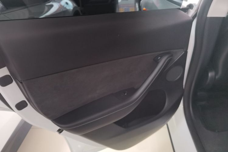 特斯拉 Model Y 2022款 改款 后轮驱动版中控内饰49