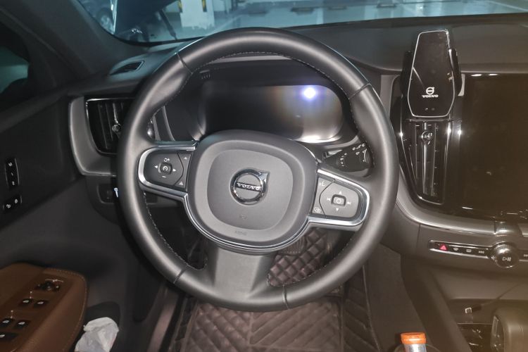 沃尔沃XC60 2022款 B5 四驱智逸豪华版中控内饰13