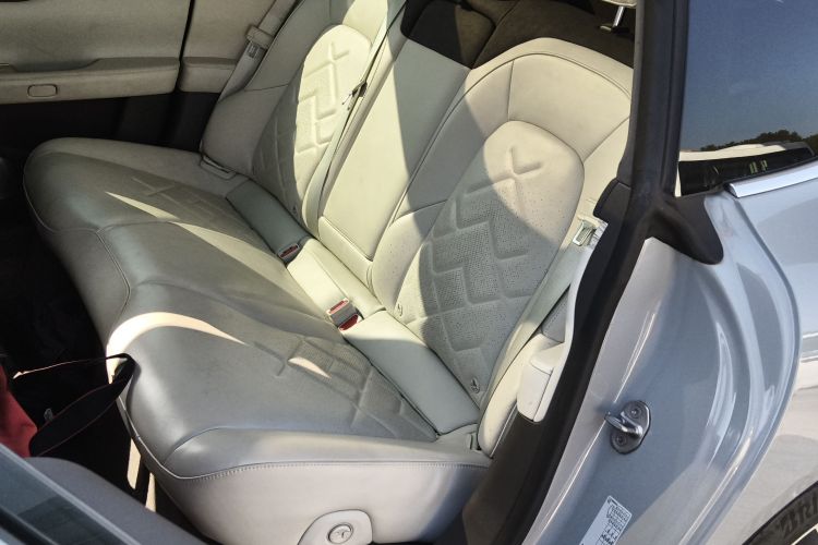 蔚来ET7 2022款 100kWh 首发版中控内饰21