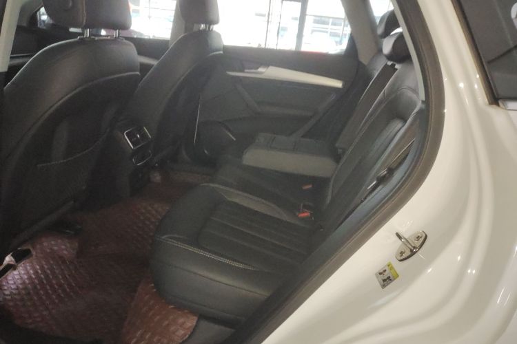 奥迪Q5L 2020款 改款 40 TFSI 荣享时尚型中控内饰21