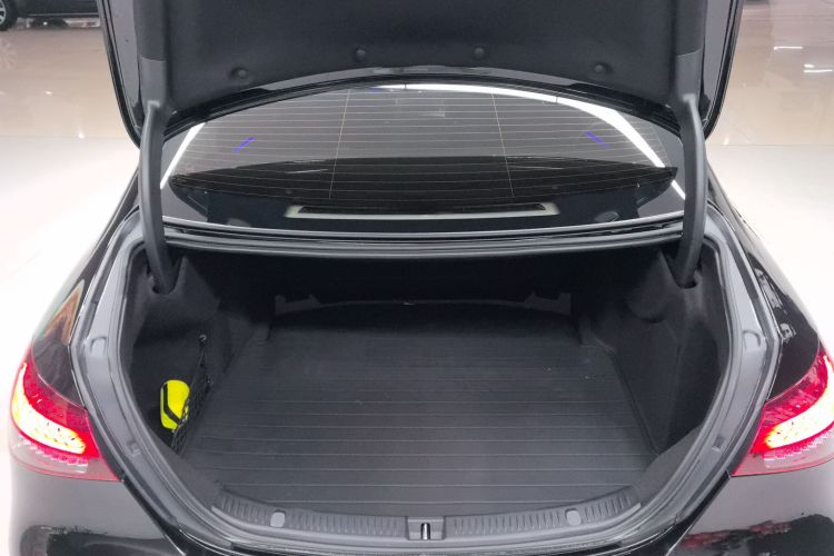 奔驰E级 2023款 改款 E 300 L 时尚型机舱底盘23