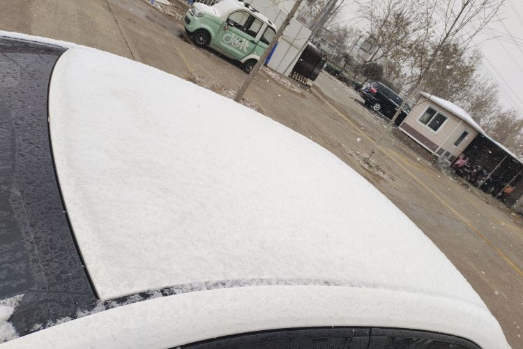 丰田 雷凌 2023款 智能电混双擎 1.8L 领先版局部细节57