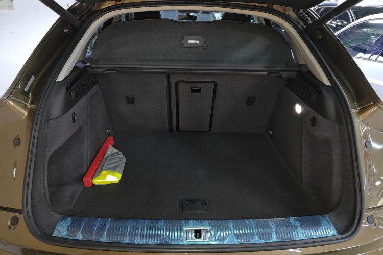 奥迪Q3 2018款 30周年年型 30 TFSI 时尚型局部细节23