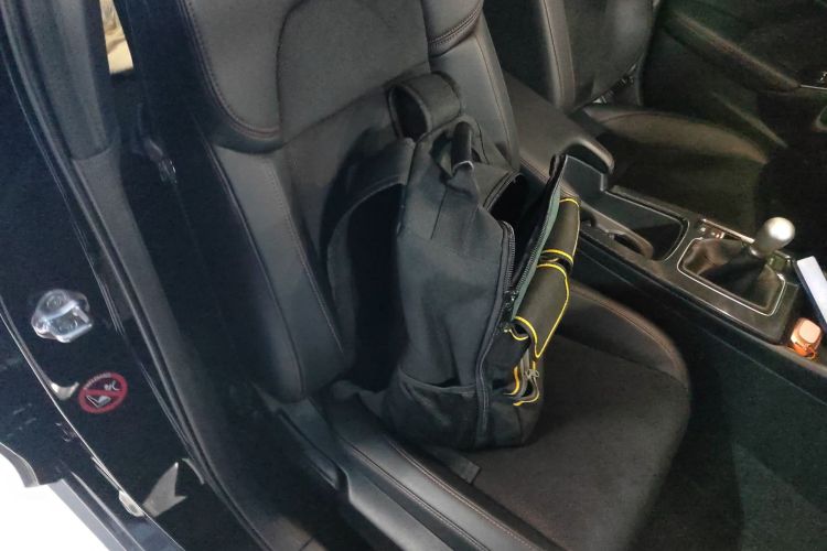 本田 思域 2023款 HATCHBACK 240TURBO 手动极劲版局部细节41