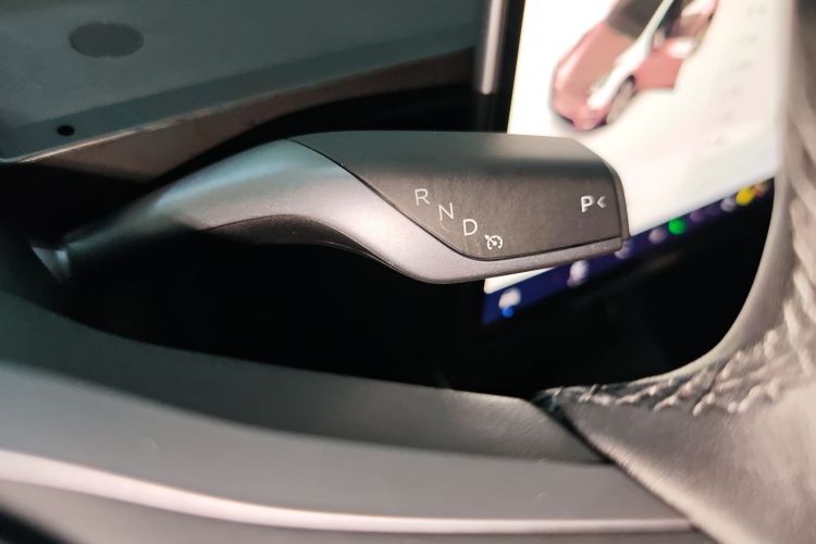 特斯拉 Model Y 2021款 标准续航后驱版中控内饰18