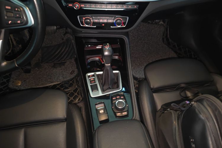 宝马1系 2018款 118i 运动型局部细节18