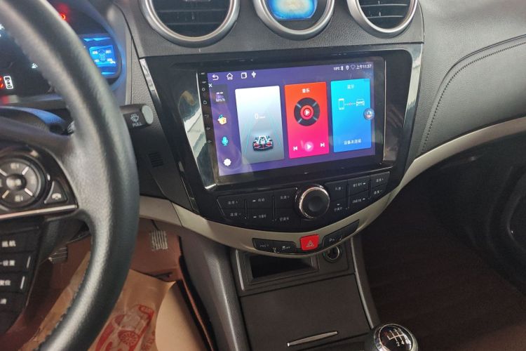 比亚迪S7 2015款 1.5T 升级版 手动尊贵型中控内饰16