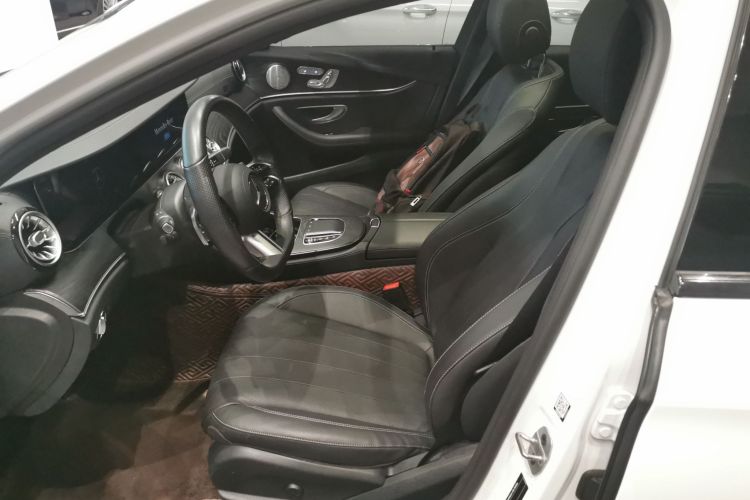 奔驰E级(进口) 2022款 E 260 时尚型运动版中控内饰19