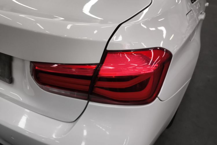 宝马3系 2017款 320i M运动型车身外观6006