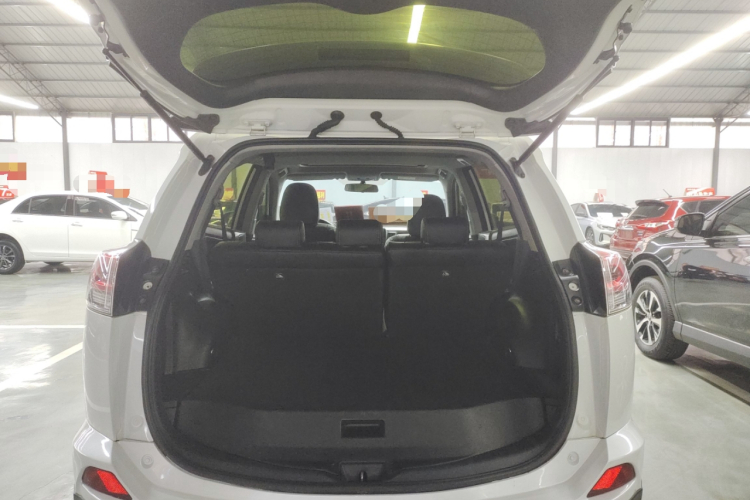 丰田 RAV4荣放 2019款 2.0L CVT两驱先锋版 国V局部细节23