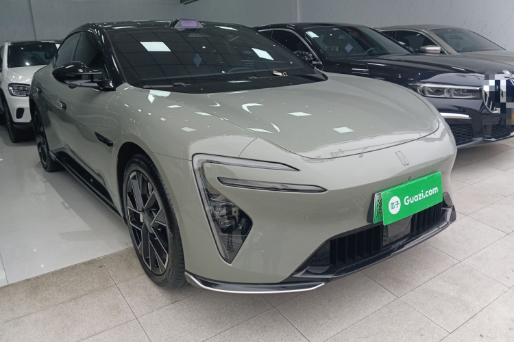 阿维塔06 2025款 Ultra纯电版车身外观3