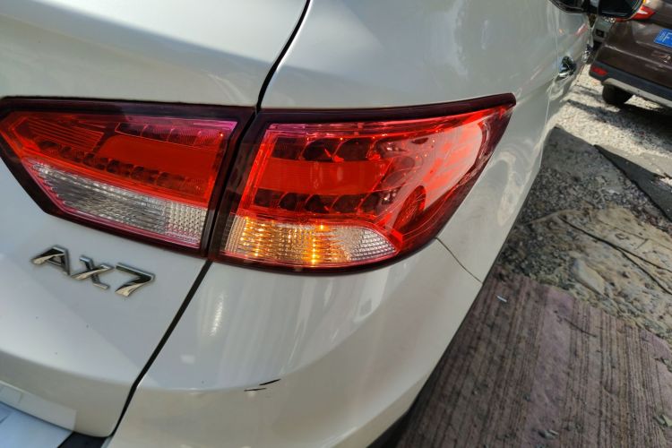 东风风神AX7 2015款 2.0L 自动智悦型车身外观9